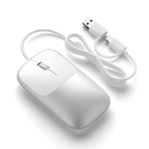 Satechi Slim LX trådad mus i vitt med scrollhjul och USB-A-adapter på en svart bakgrund.
