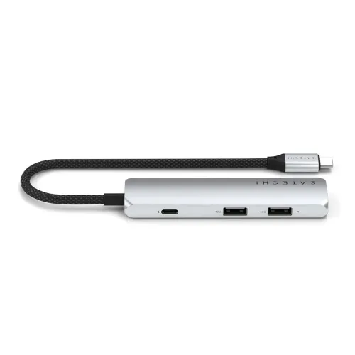 Satechi 4-i-1 USB-C Slim Multiport Adapter i sølv med flettet USB-C-kabel, en USB-C-port, to USB-A-porte og LED på siden.