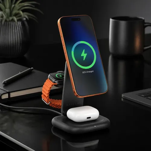Satechi 3-i-1 foldbar Qi2-trådløs opladningsstander til opladning af en iPhone, Apple Watch og ørepropper