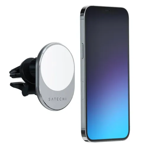 Satechi magnetisk trådløs biloplader med ventilationsmontering ved siden af en smartphone på en hvid baggrund