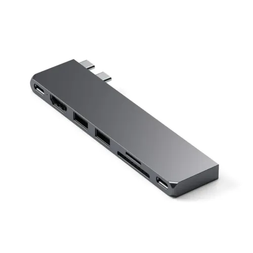 Satechi USB-C Pro Hub Slim tähtiharmaana, kahdella USB-C-liittimellä ja useilla porteilla MacBook-liitettävyyttä varten