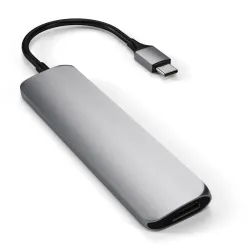 Satechi Slim USB-C MultiPort Adapter V2 HDMI:llä, USB 3.0:lla ja kortinlukijalla Space Grey -värissä laajennettuun liitettävyyteen.