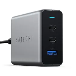 Satechi 100W GaN-oplader med to USB-C- og USB-A-porte til hurtig og effektiv opladning af enheder.