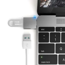 Elegant Satechi USB-C til USB 3.0-adapter i Space Grey, kompakt design, hurtig datahastighed, letvægt, kompatibel med forskellige enheder