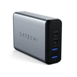 Satechi 75W reseladdare med dubbla USB-C- och USB-A-portar för snabbladdning av bärbara datorer, surfplattor och smartphones.