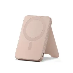 Satechi Qi2 5K magnetisk strømbank med stativ i Desert Rose, med 15 W trådløs lading, 5000 mAh kapasitet og justerbart stativ